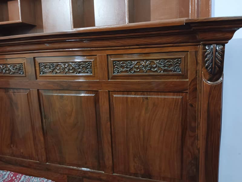 Large Size Bed With Side Tables, Dressing Table & Mattress 8