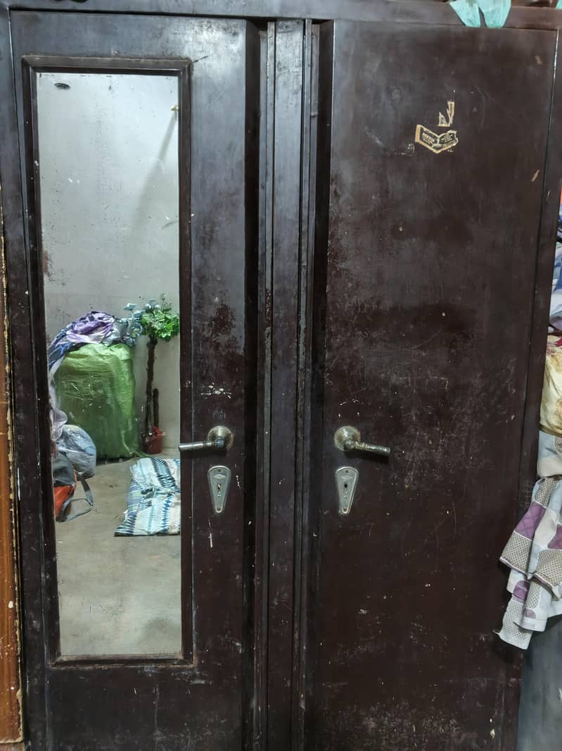 wardrobe 0