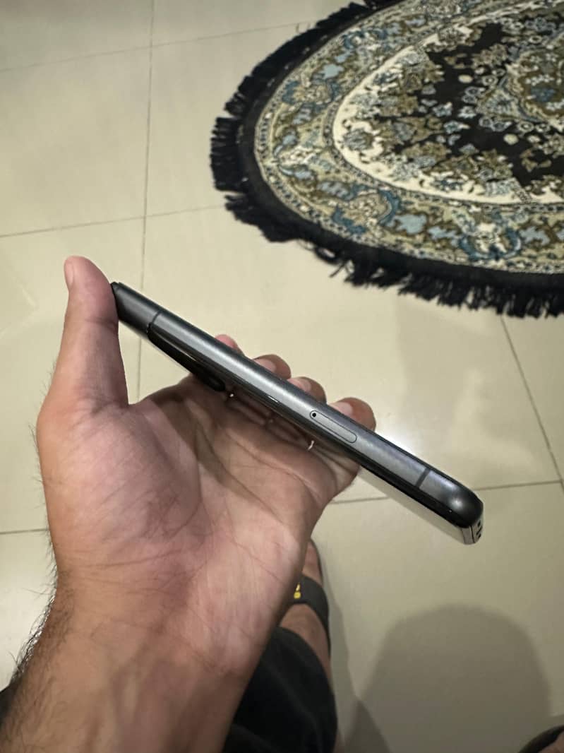 Google Pixel 8 4