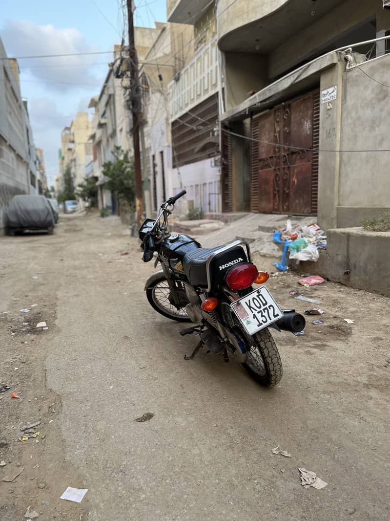 125cc Unique 13