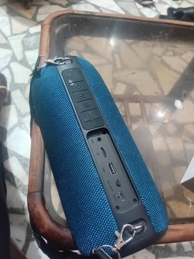 kisonli q28 Bluetooth speaker with box