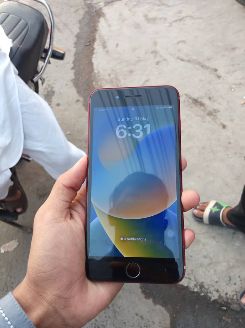 Apple iPhone 8 Plus 6