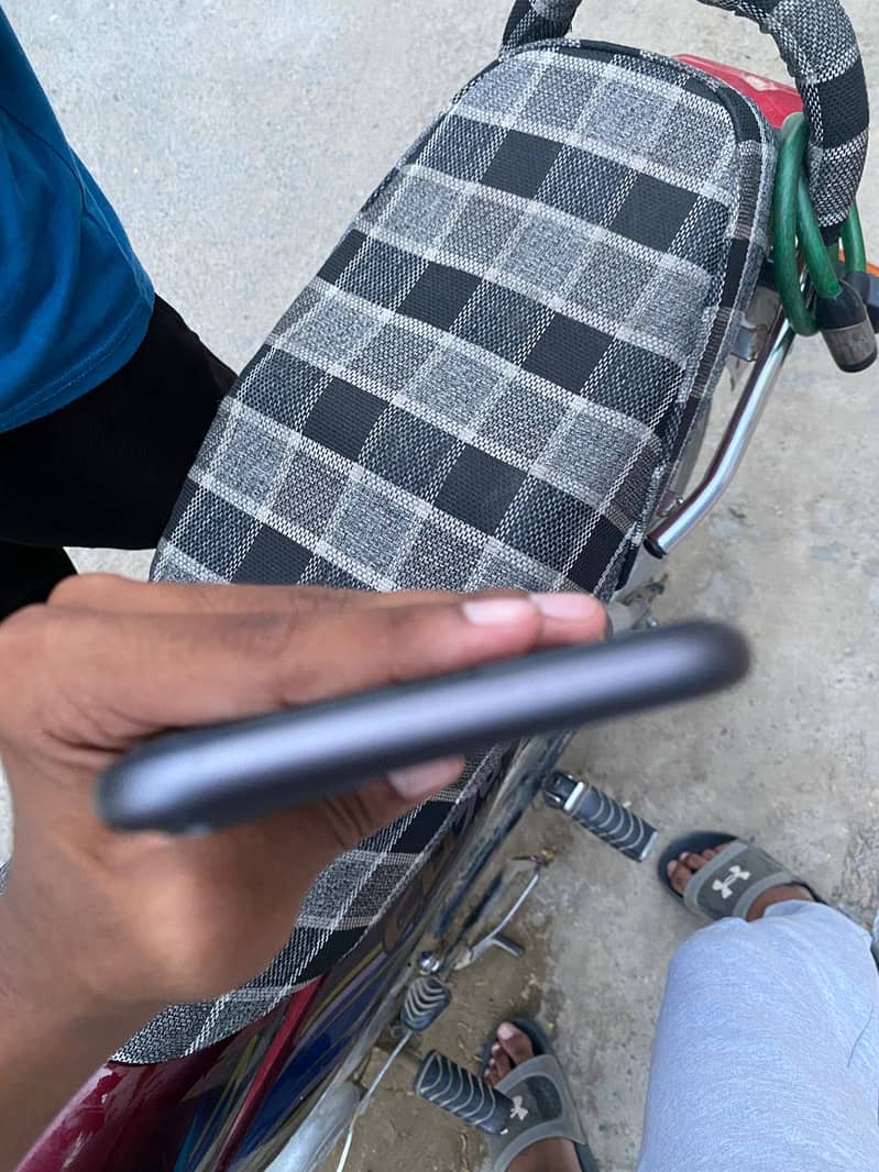 Apple iPhone 11 2