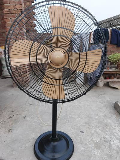 pedistle fan 220 watt