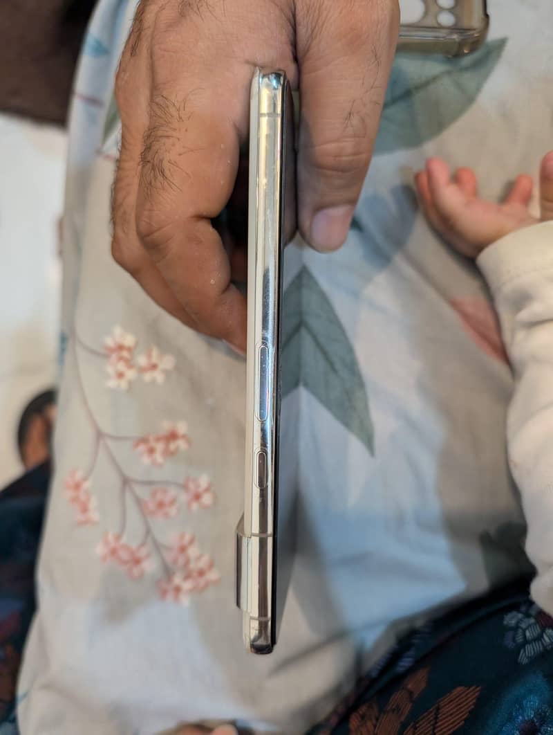 Google Pixel 8 Pro 4