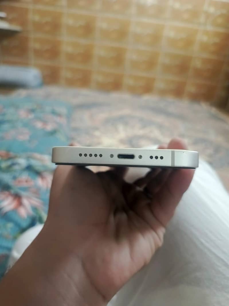 Apple iPhone 13 1