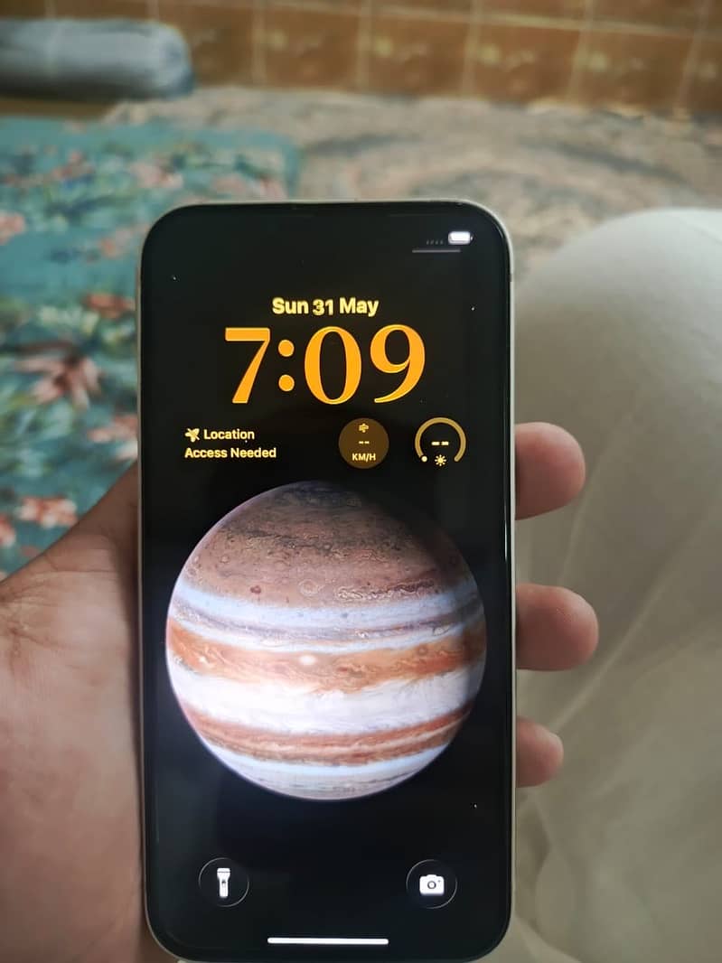 Apple iPhone 13 2