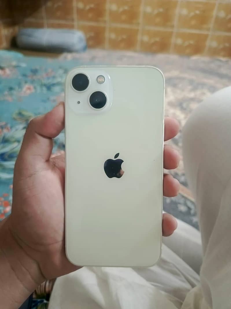 Apple iPhone 13 4