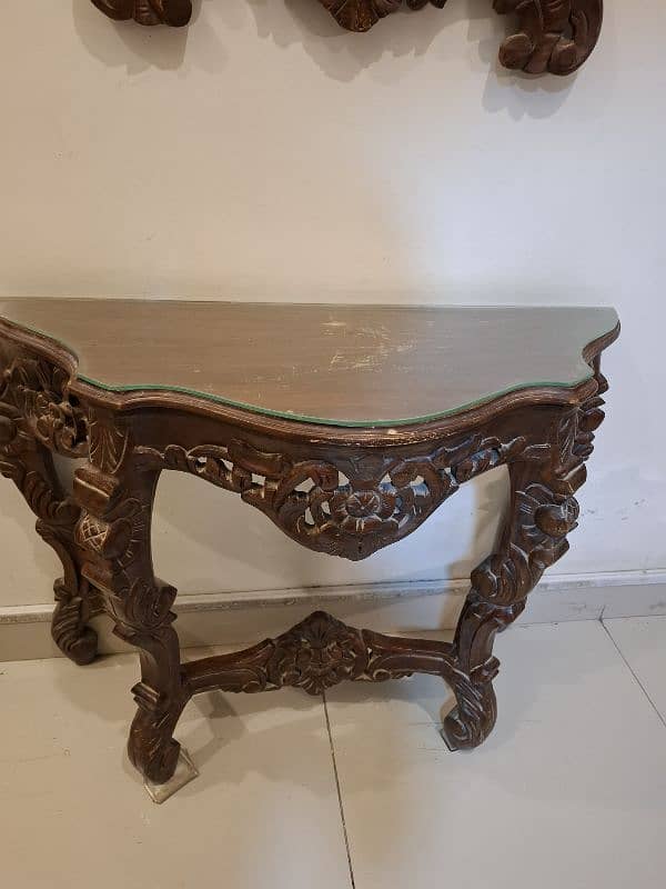 Chinioti Console 1