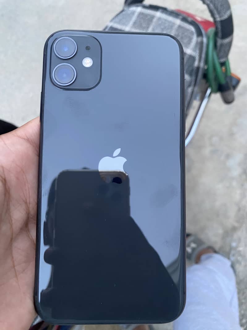 Apple iPhone 11 4