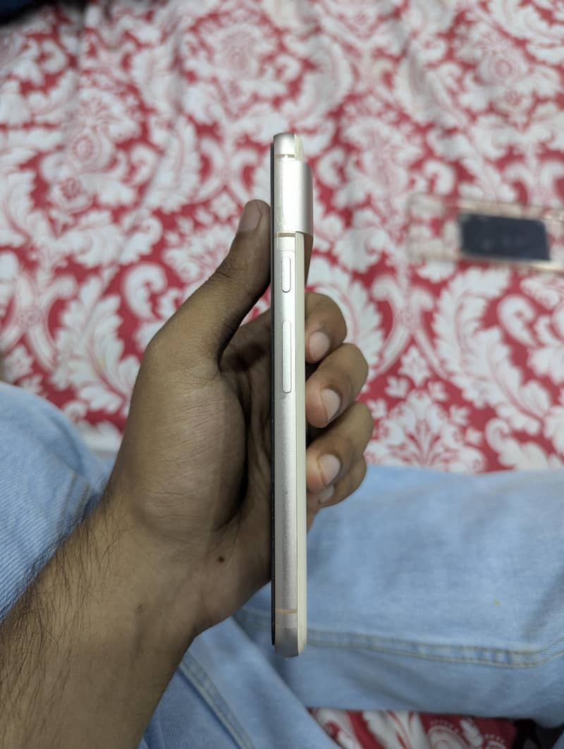 Google Pixel 8 1