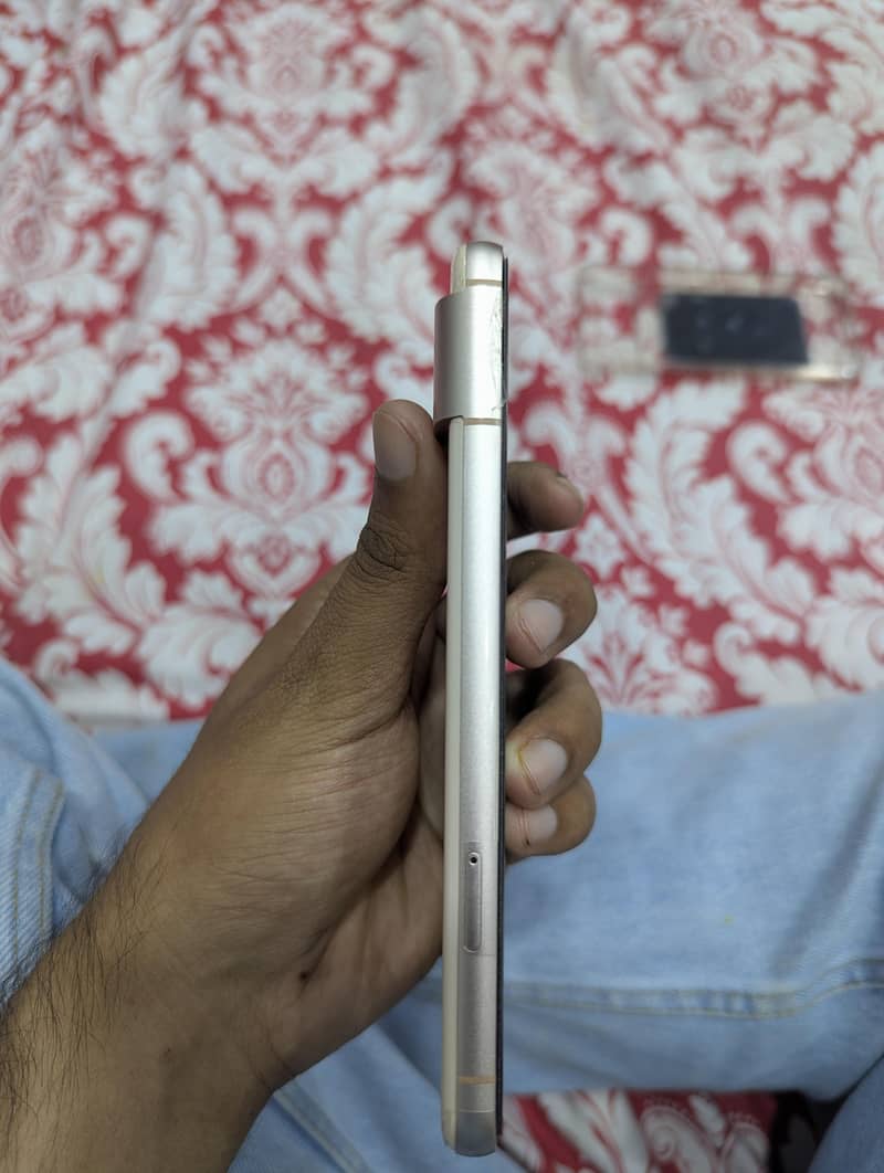 Google Pixel 8 2