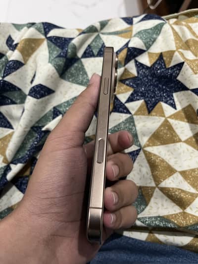 Apple iPhone 16 Pro Max