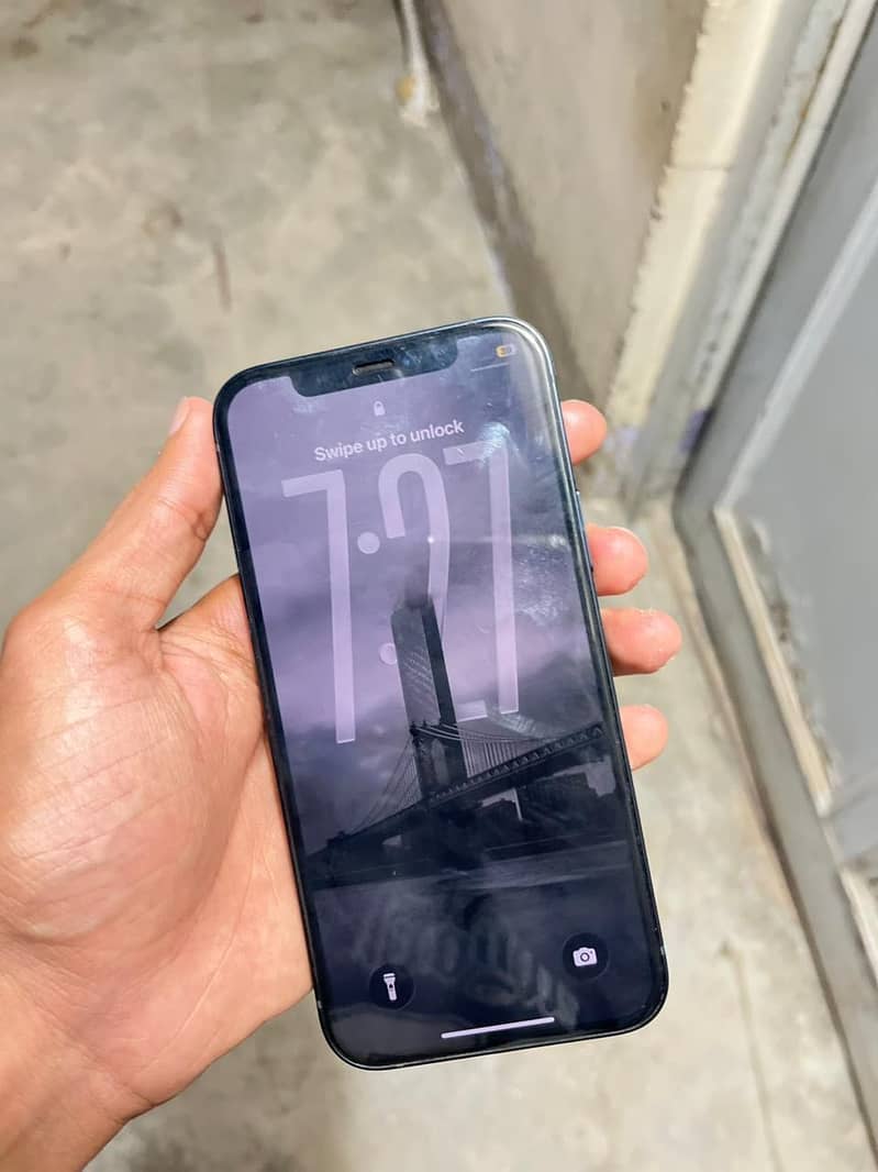 Apple iPhone 12 6