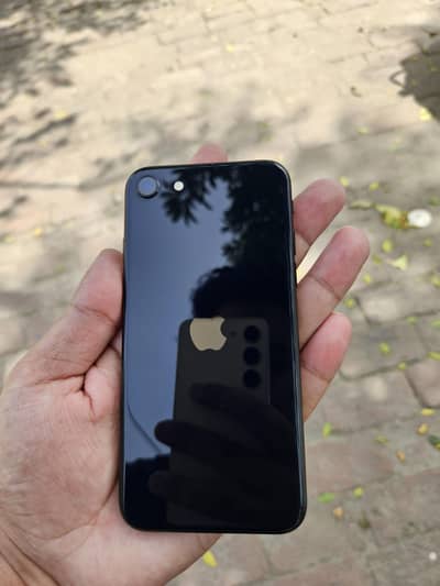 Apple iPhone SE