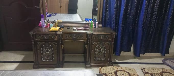 Urgent sale Master bed set