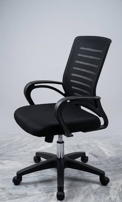 Office chair | 10 by 10 Condition | Comfortable & Adjustable