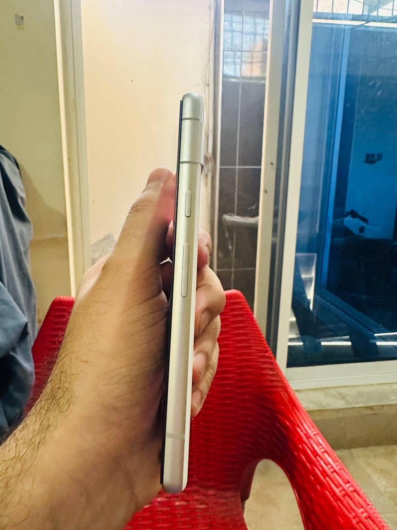 Google Pixel 7a 4