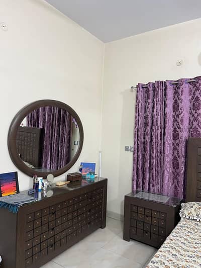 Wooden Console with Oval Mirror