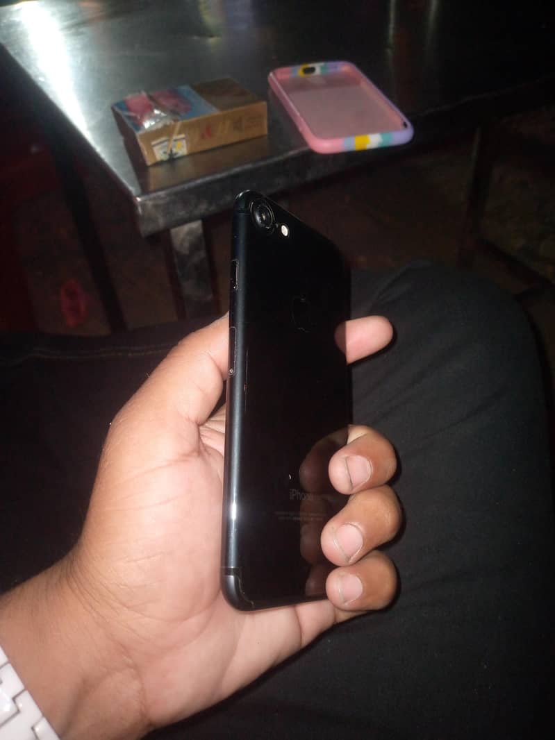 Apple iPhone 7 1