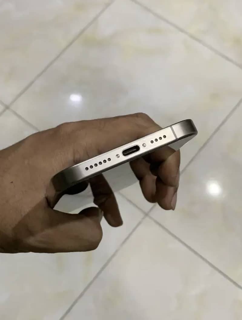 Apple iPhone 15 plus 2