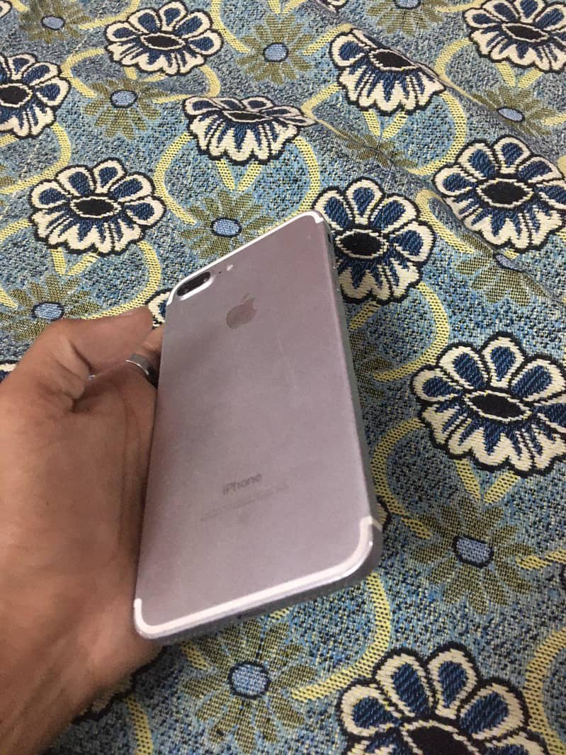 Apple iPhone 7 Plus 1