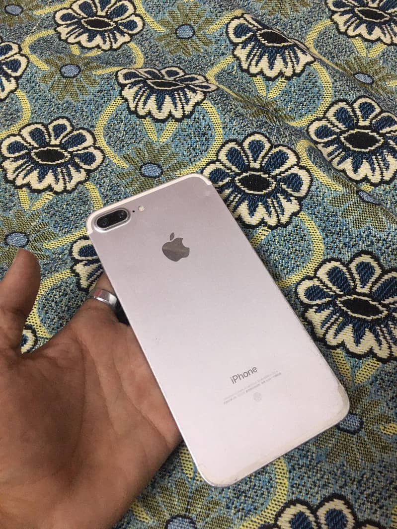 Apple iPhone 7 Plus 2