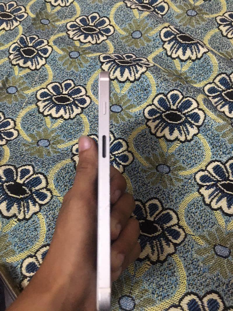 Apple iPhone 7 Plus 3