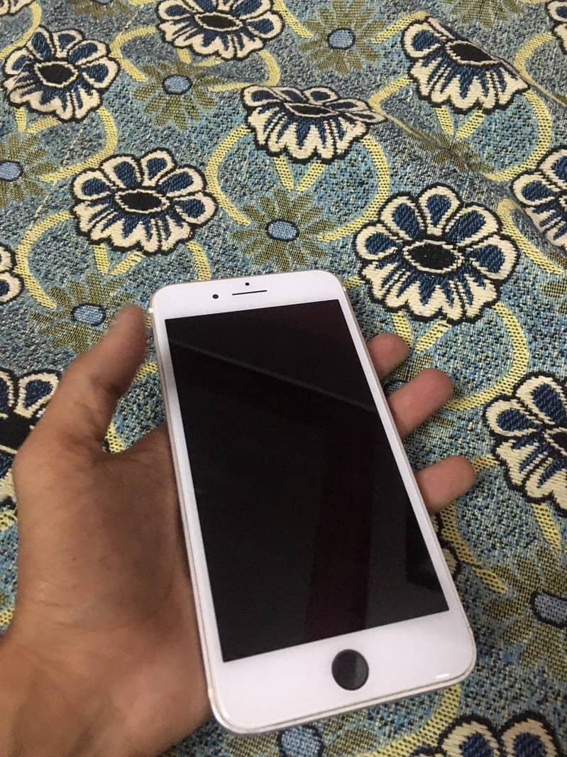 Apple iPhone 7 Plus 5