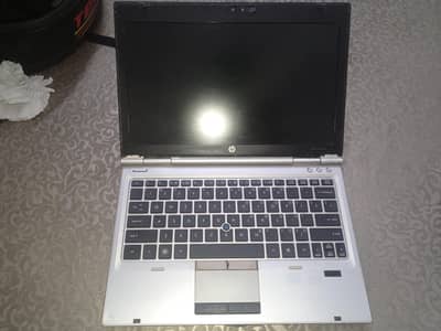 HP Elitebook 2560p, 4gb Ram, i5 4th gen. best for parts.