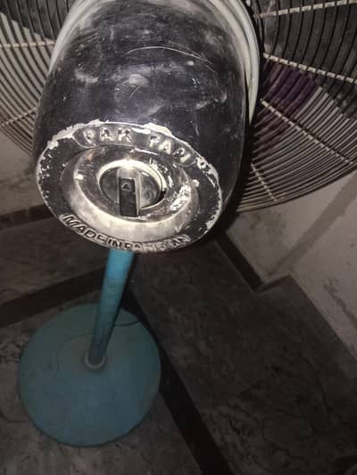 pak fan pedestal