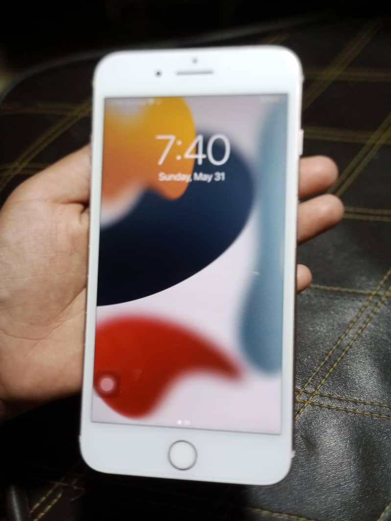 Apple iPhone 7 Plus 1