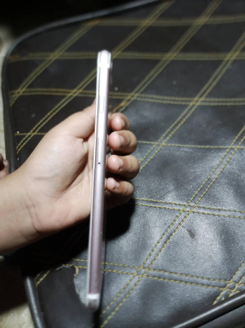 Apple iPhone 7 Plus 2