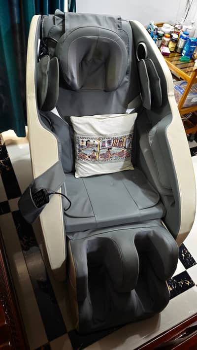 JC Buckman TMC 130 Full Body Massage Chair – Excellent Condition