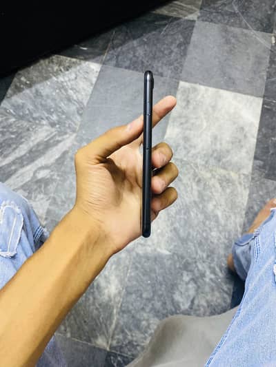 Apple iPhone SE