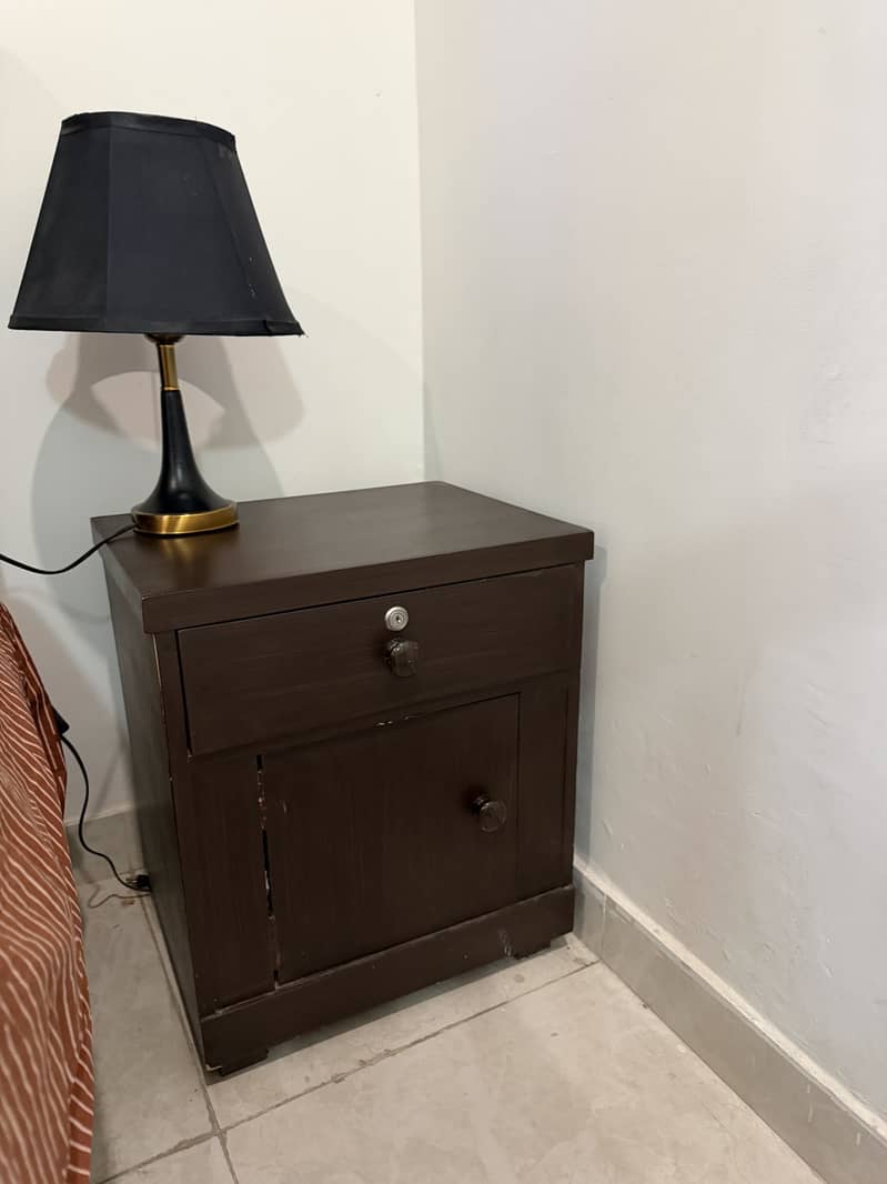 2 side tables + dressing table 2
