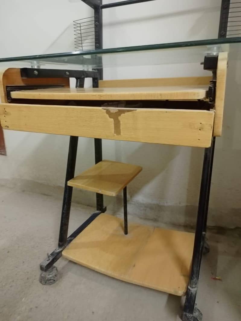 COMPUTER TROLLEY 1