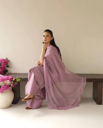  Pure Lawn Straight Suit – Summer's Coolest Look! 