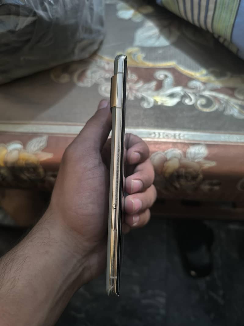 Google pixel 7pro 4