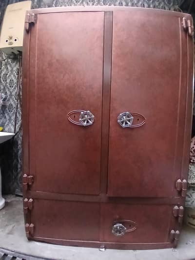 Heavy Duty Iron Almari/Safe (100 KG) – Boht Mazboot Aur Paidar