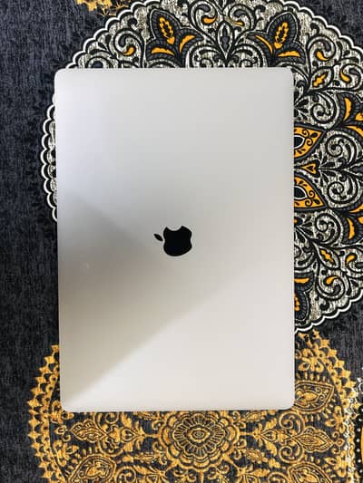 Macbook Pro Core i9 15" 2019 1TB