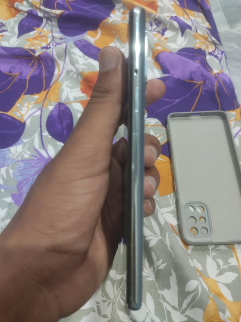 one plus 9r 2