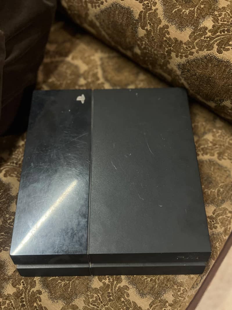 Ps4 500gb with one controller 0