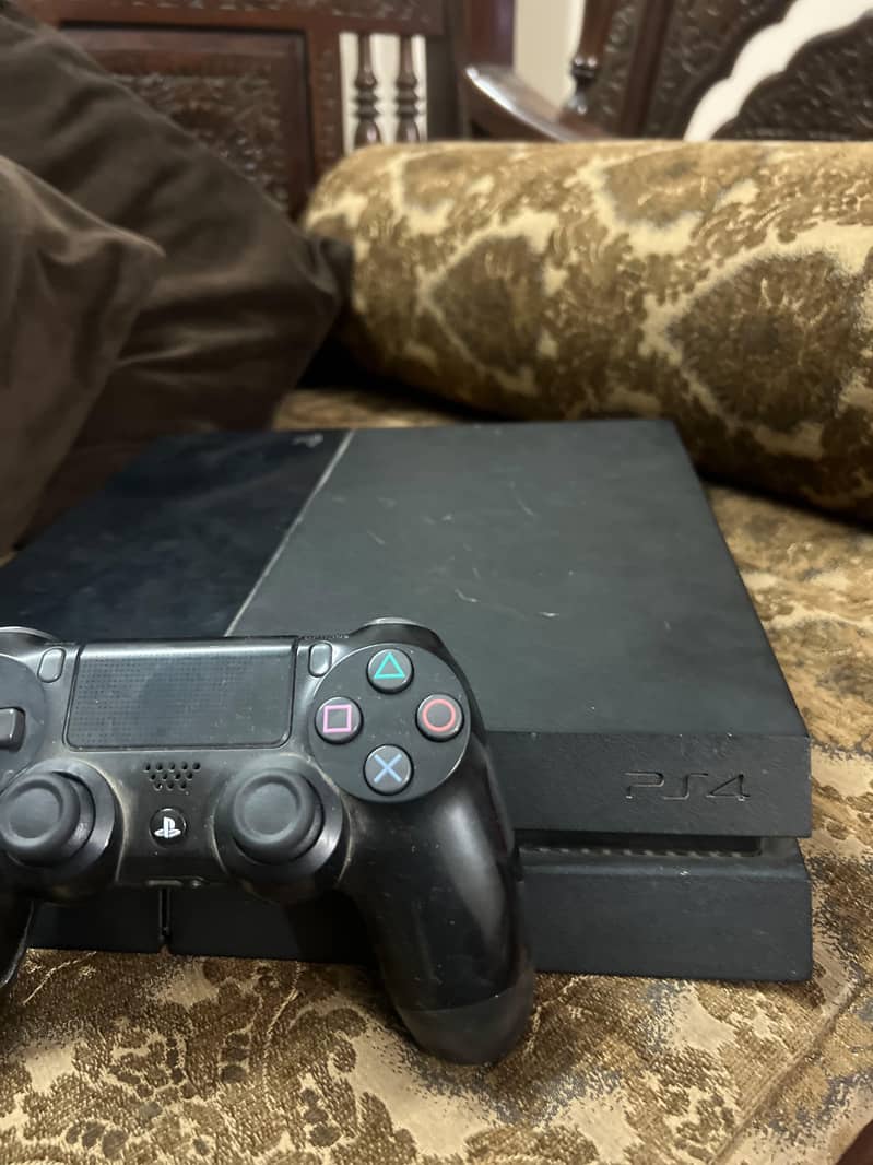Ps4 500gb with one controller 1