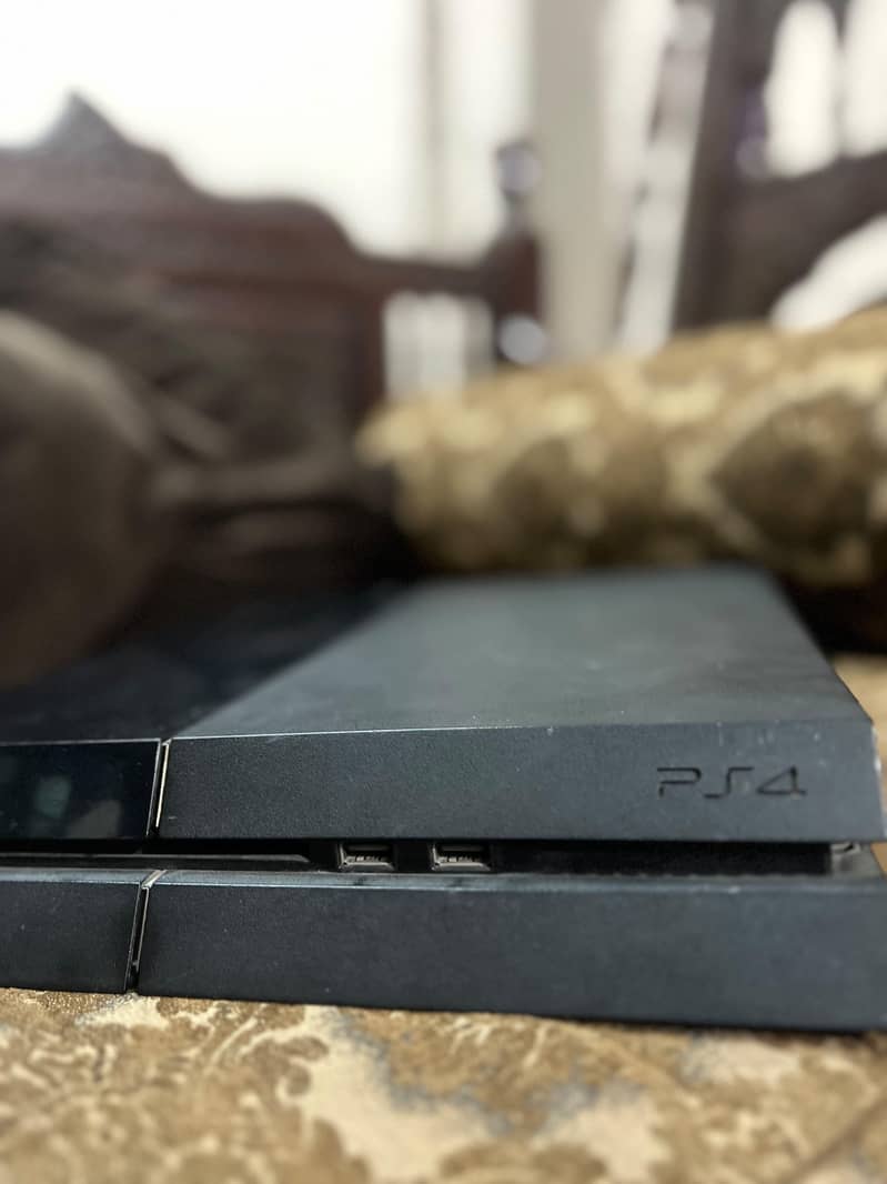Ps4 500gb with one controller 2