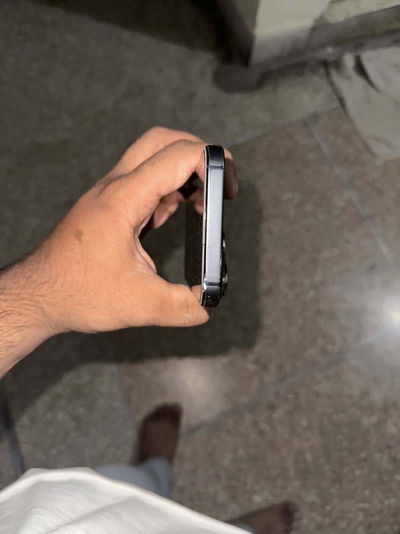 Apple iPhone 15 2