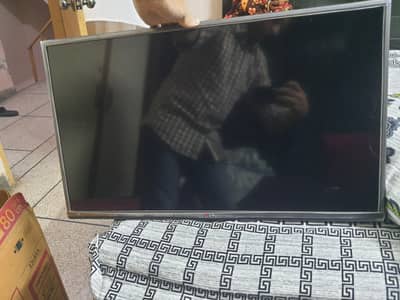 LG LED 32" INCHES (32LB55)