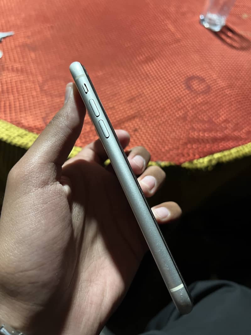 Apple iPhone 11 2