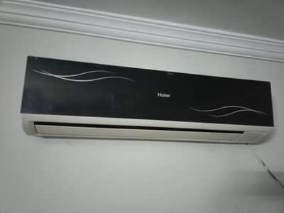 Haier 1.5-Ton Non-Inverter AC unit