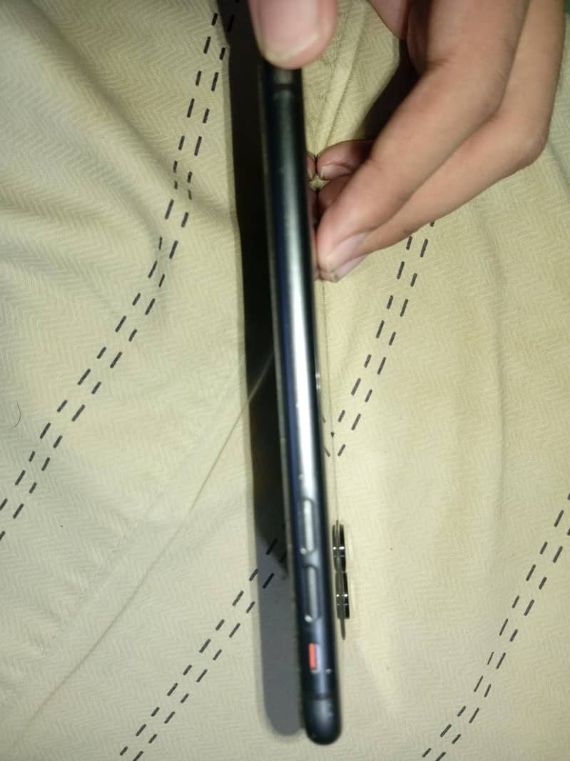 Apple iPhone 11 5